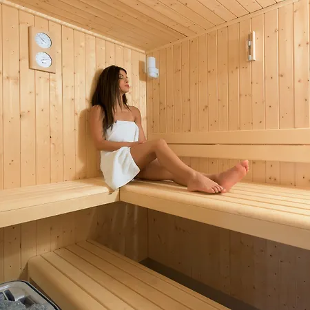 Leonardo Rhodes Kolymbia