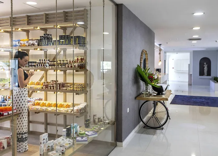 Leonardo Rhodes מלון