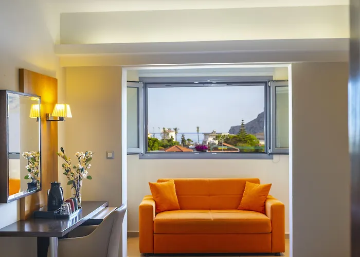 Leonardo Rhodes 5* Κολύμπια